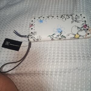INC INTERNATIONAL CONCEPTS NWT WRISTLET WALLET